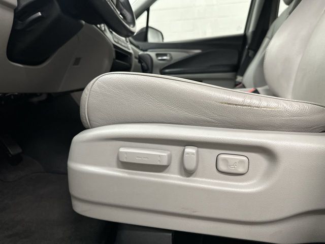 Thumbnail: 2017 Honda Pilot - 30