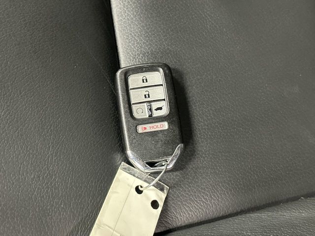 Thumbnail: 2018 Honda Pilot - 11