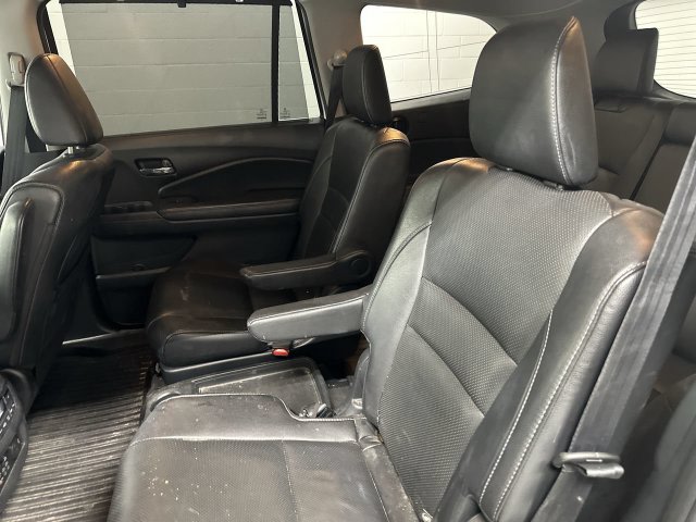 Thumbnail: 2016 Honda Pilot - 9