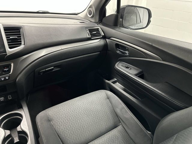 Thumbnail: 2019 Honda Ridgeline - 21