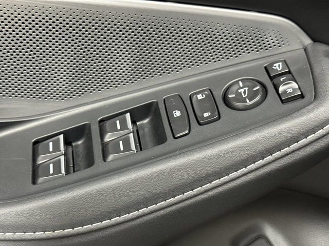 Thumbnail: 2025 Acura MDX - 25