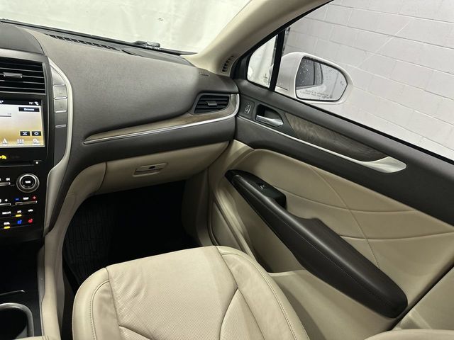 Thumbnail: 2019 Lincoln MKC - 20