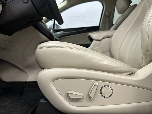 Thumbnail: 2019 Lincoln MKC - 30