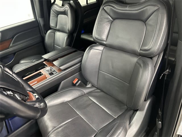 Thumbnail: 2024 Lincoln Navigator - 7