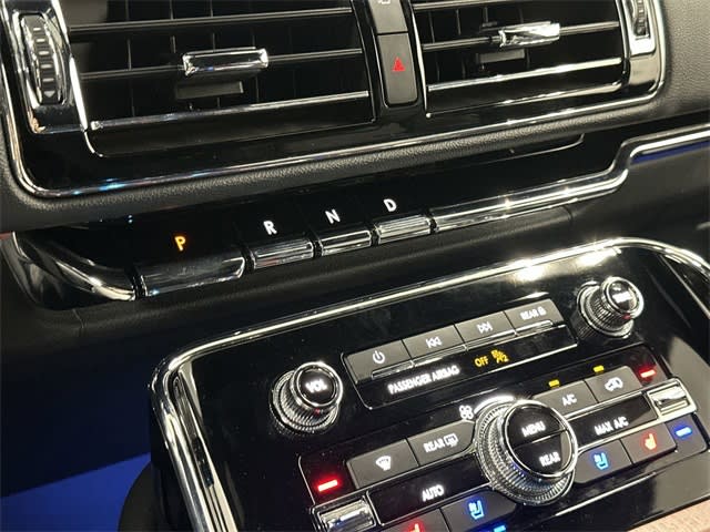 Thumbnail: 2024 Lincoln Navigator - 28