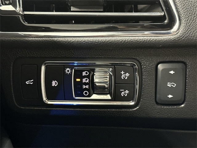 Thumbnail: 2024 Lincoln Navigator - 23