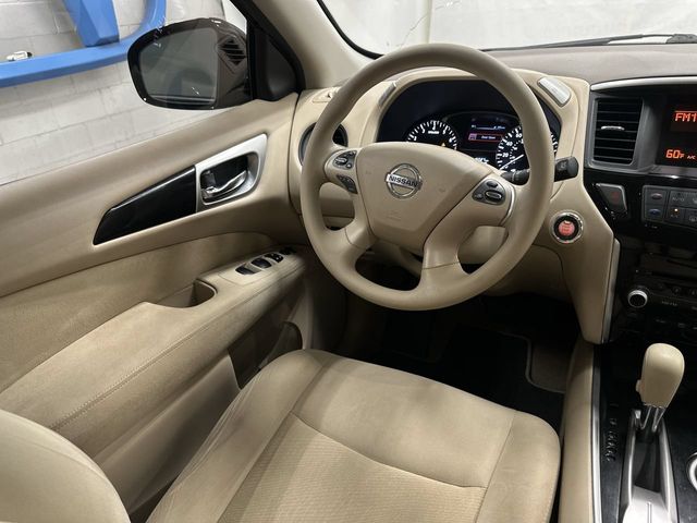 Thumbnail: 2015 Nissan Pathfinder - 2