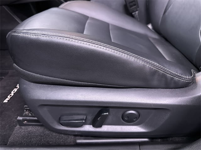 2022 Nissan Rogue SL 30