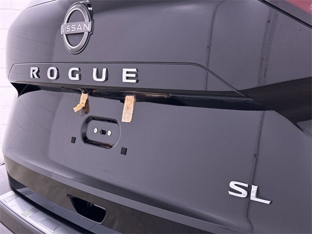 2022 Nissan Rogue SL 33