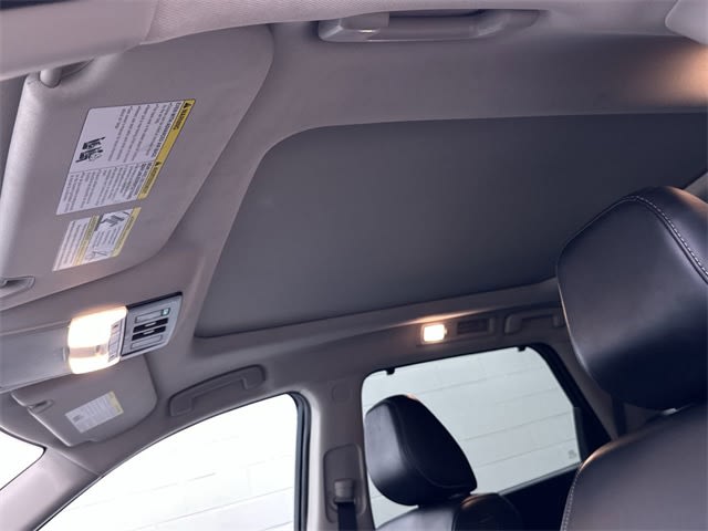 2023 Nissan Pathfinder Platinum 32