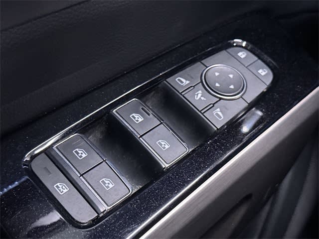 2023 Nissan Pathfinder Platinum 26