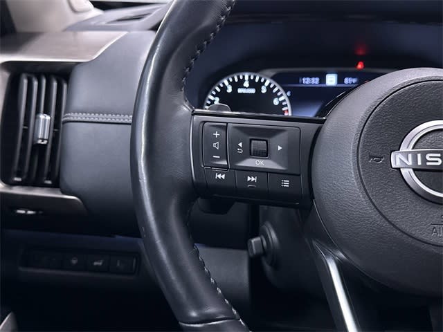 2023 Nissan Pathfinder Platinum 23