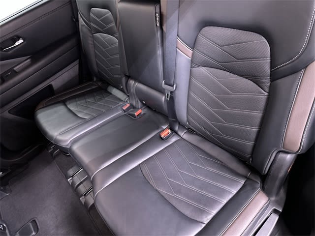 2023 Nissan Pathfinder Platinum 8