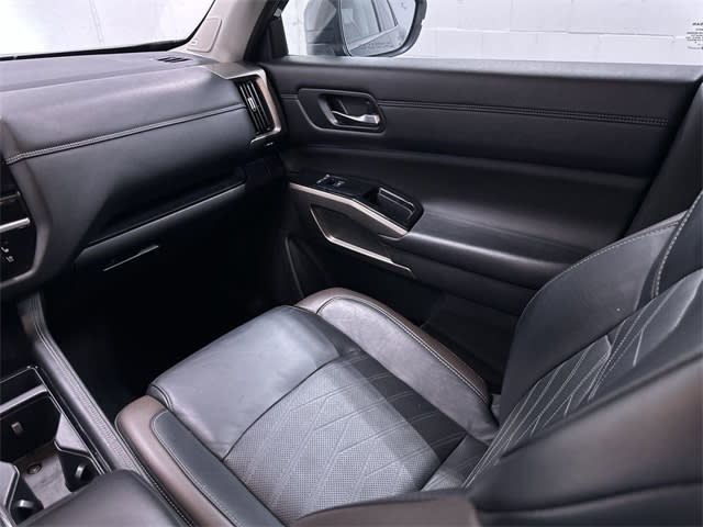 2023 Nissan Pathfinder Platinum 21