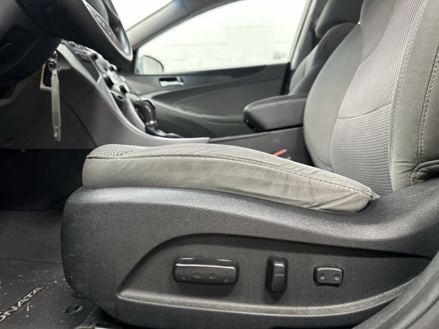 Thumbnail: 2013 Hyundai Sonata - 29