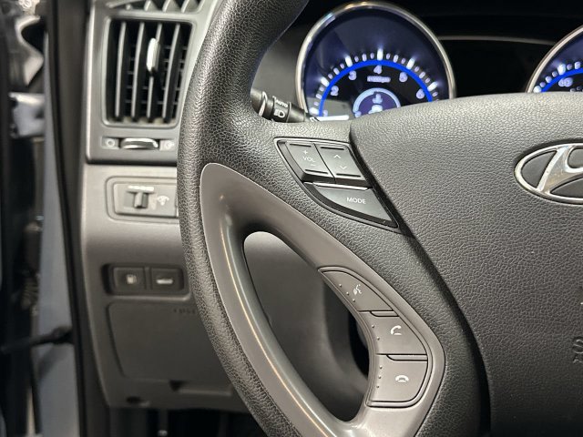 Thumbnail: 2013 Hyundai Sonata - 23