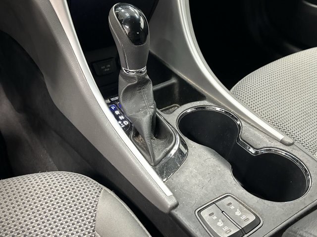 Thumbnail: 2013 Hyundai Sonata - 11