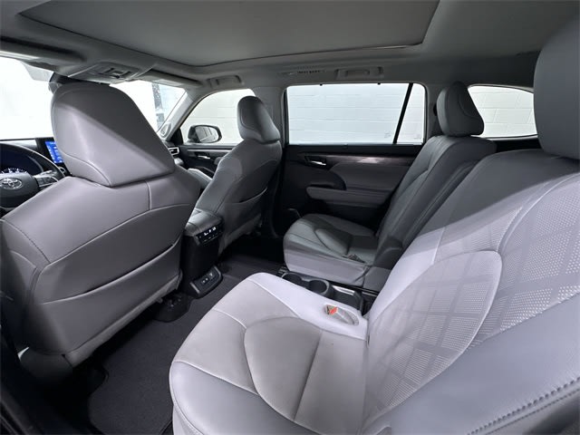 2021 Toyota Highlander Platinum 11
