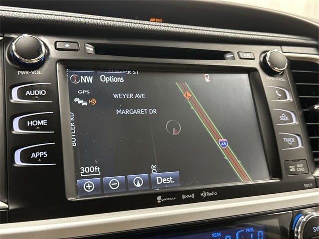 Thumbnail: 2017 Toyota Highlander - 28