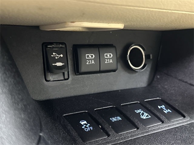 Thumbnail: 2017 Toyota Highlander - 29