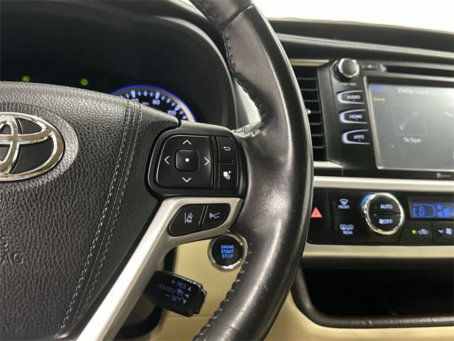 Thumbnail: 2017 Toyota Highlander - 23