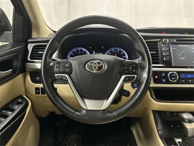 Thumbnail: 2017 Toyota Highlander - 6