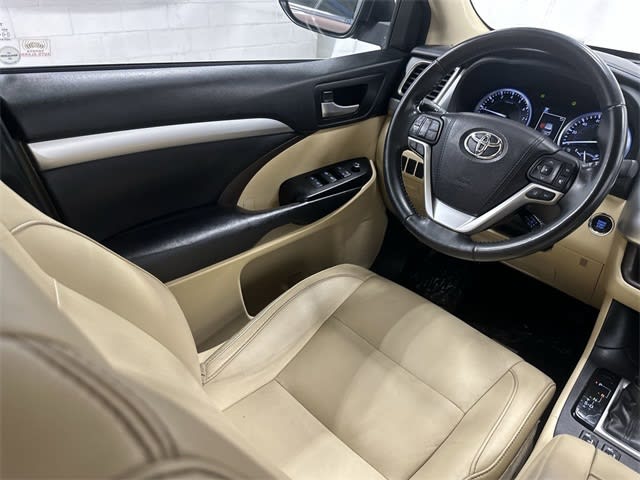 Thumbnail: 2017 Toyota Highlander - 2
