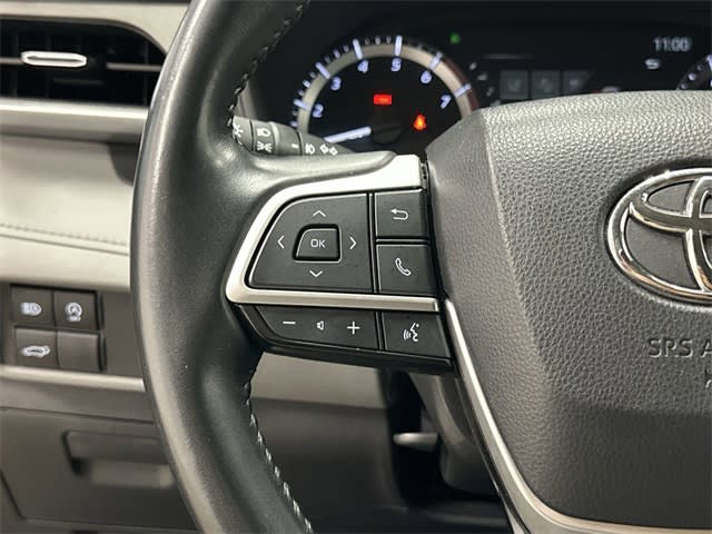 Thumbnail: 2023 Toyota Highlander - 22