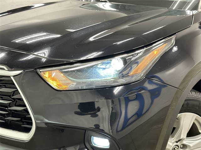 Thumbnail: 2023 Toyota Highlander - 32