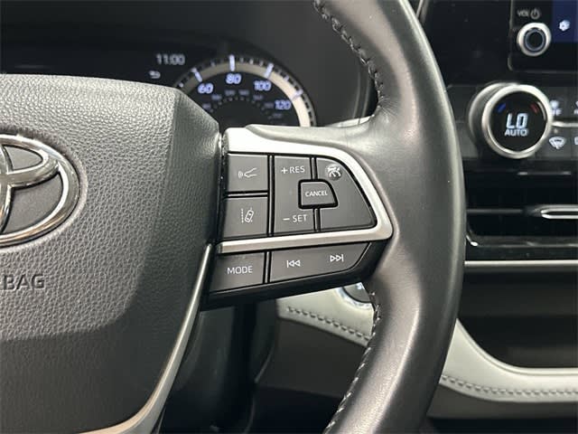 Thumbnail: 2023 Toyota Highlander - 23