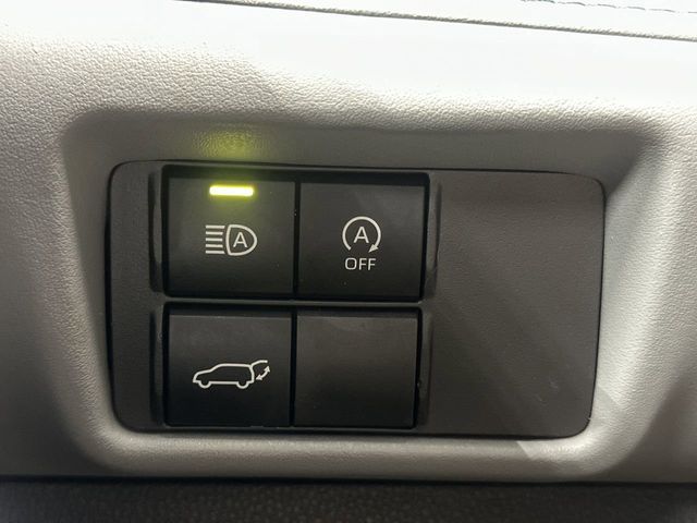 Thumbnail: 2023 Toyota Highlander - 25