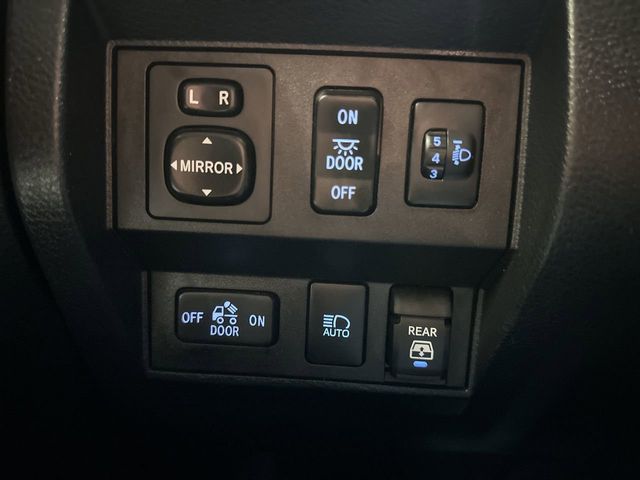 Thumbnail: 2019 Toyota Tundra - 25
