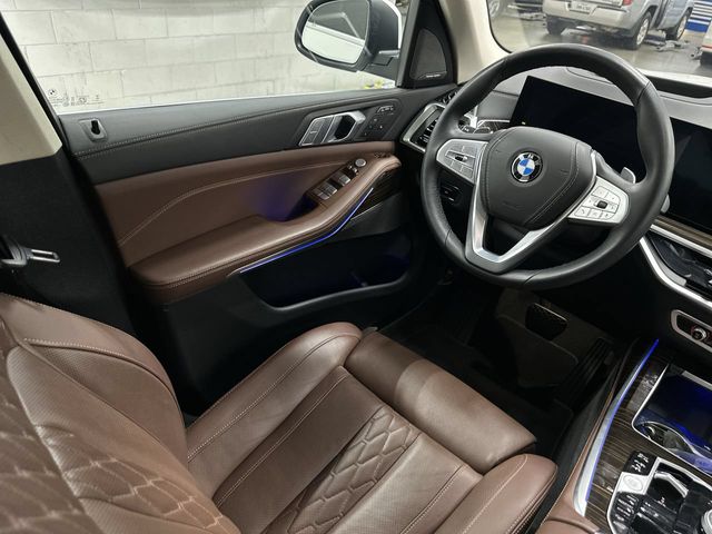 Thumbnail: 2026 BMW X7 - 2