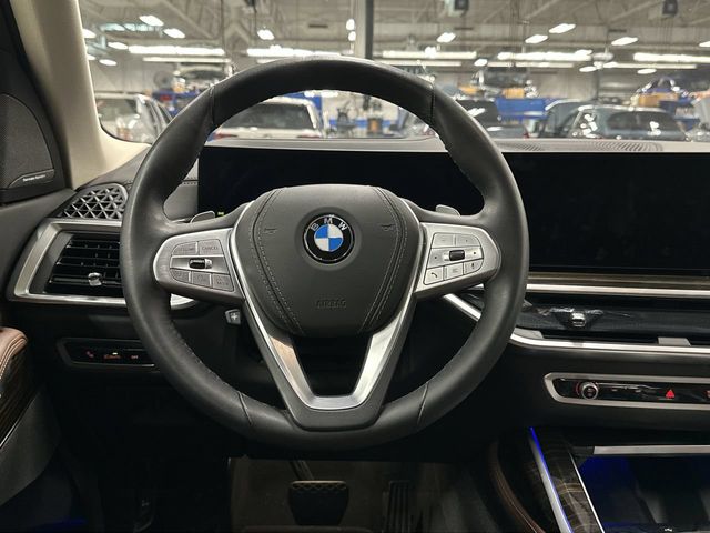 Thumbnail: 2026 BMW X7 - 9