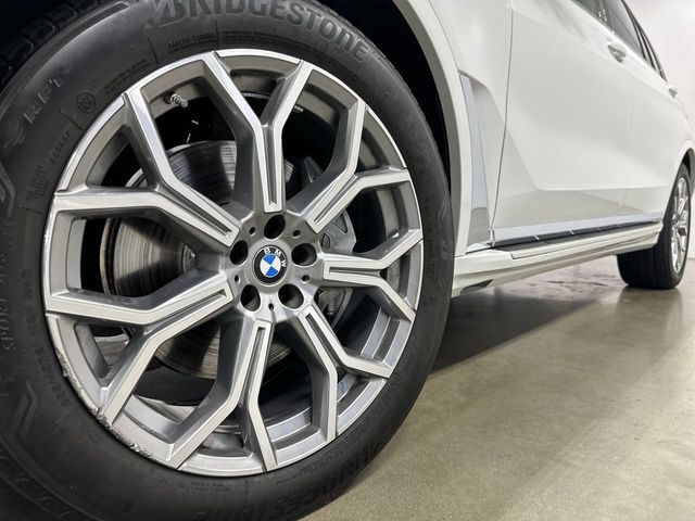 Thumbnail: 2026 BMW X7 - 5