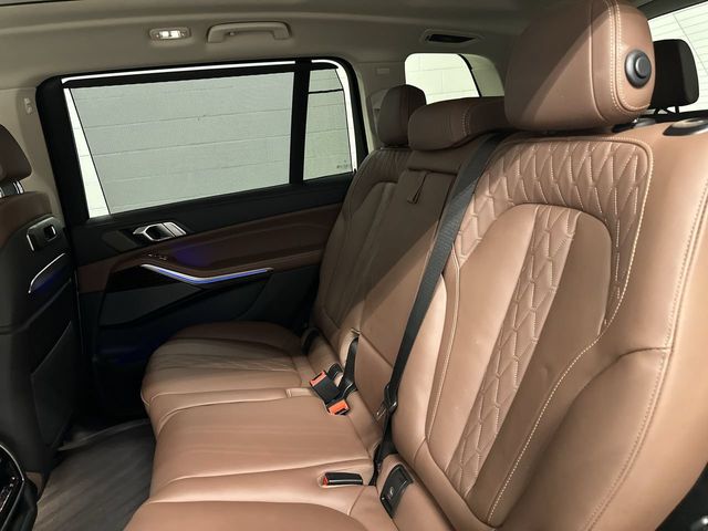 Thumbnail: 2026 BMW X7 - 21