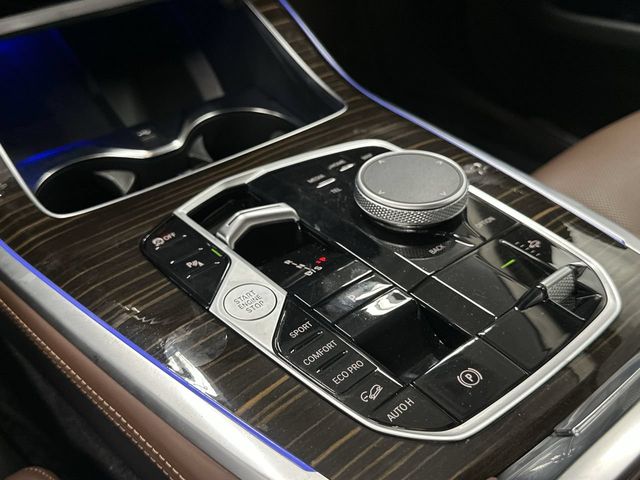 Thumbnail: 2026 BMW X7 - 11