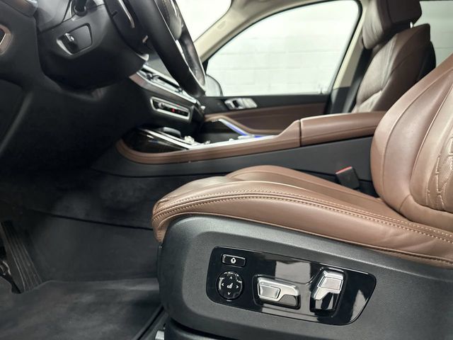 Thumbnail: 2026 BMW X7 - 30