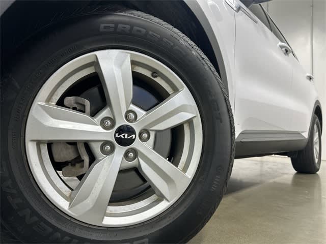 Thumbnail: 2023 Kia Sorento - 5