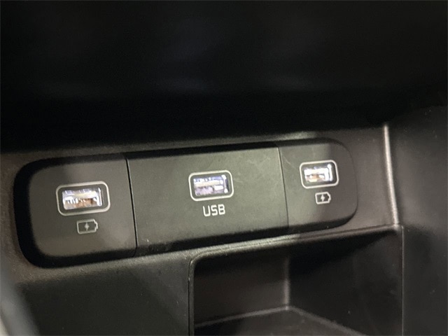 Thumbnail: 2023 Kia Sorento - 30