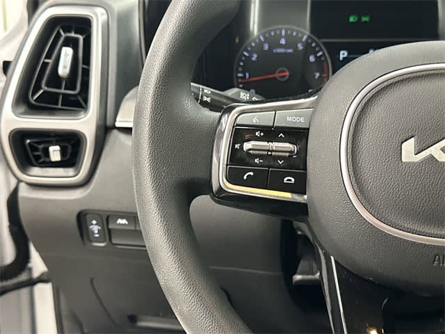 Thumbnail: 2023 Kia Sorento - 24