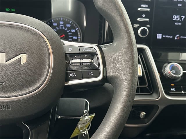 Thumbnail: 2023 Kia Sorento - 25