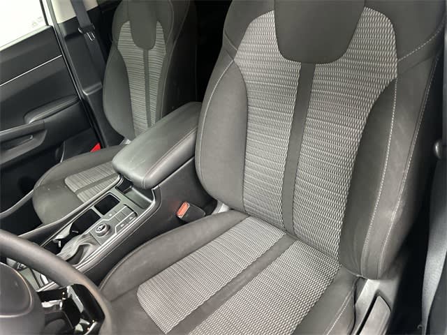 Thumbnail: 2023 Kia Sorento - 7