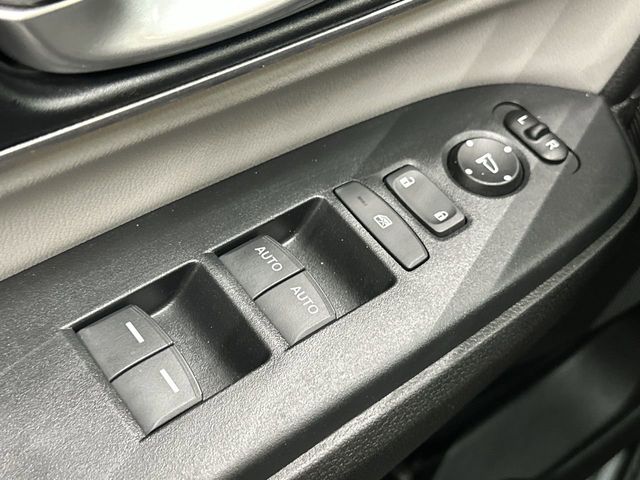 Thumbnail: 2017 Honda CR-V - 25