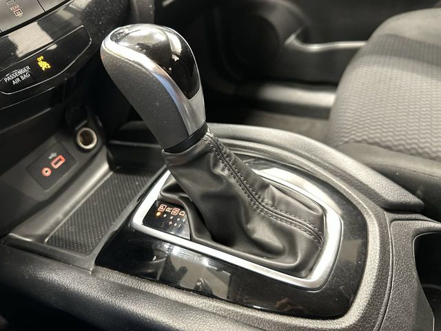 Thumbnail: 2020 Nissan Rogue Sport - 8