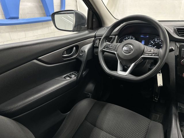 Thumbnail: 2020 Nissan Rogue Sport - 2