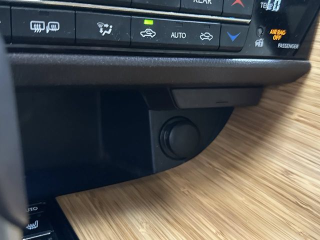Thumbnail: 2018 Lexus RX - 4