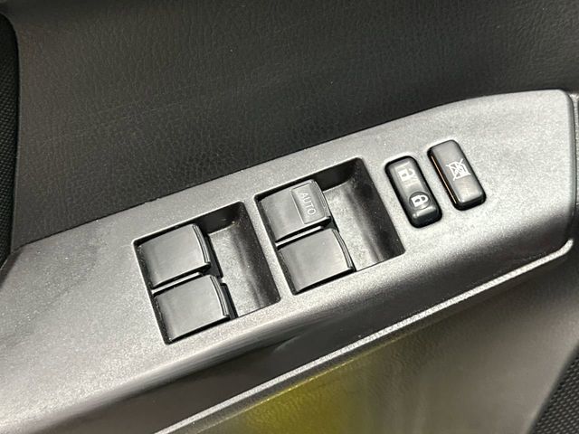 Thumbnail: 2018 Toyota RAV4 - 25