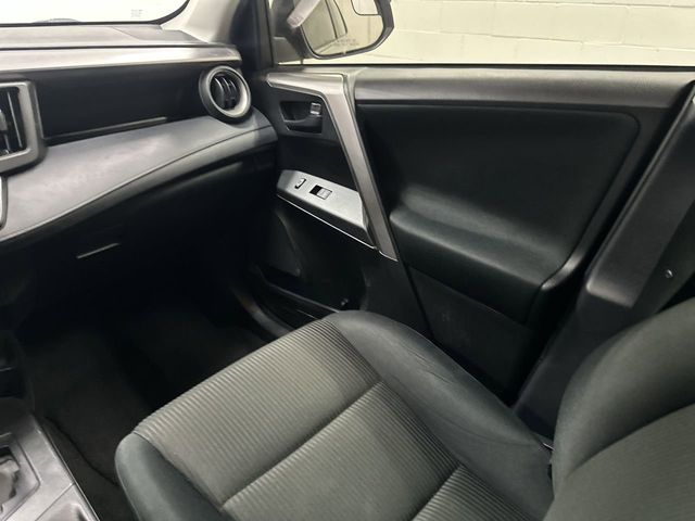 Thumbnail: 2018 Toyota RAV4 - 6