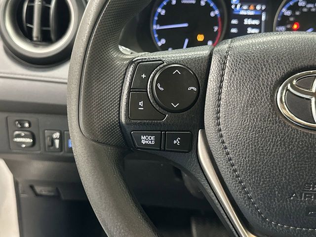 Thumbnail: 2018 Toyota RAV4 - 22